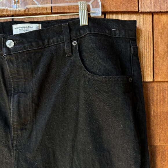 Abercrombie & Fitch Black Ultra High Rise 90s Straight Jeans in Women's 34/18L - Picture 7 of 14